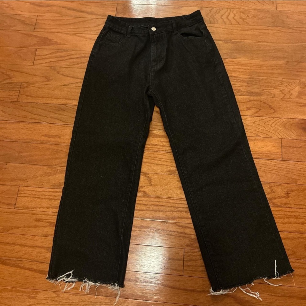 Black Wide-Leg Jeans with Frayed Hem